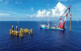 廣東2000MW海上風(fēng)電集中送出工程海上換流站下部結(jié)構(gòu)成功入海